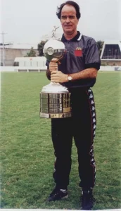 Antonio lopes foi o tecnico campeão da libertadores pelo vasco