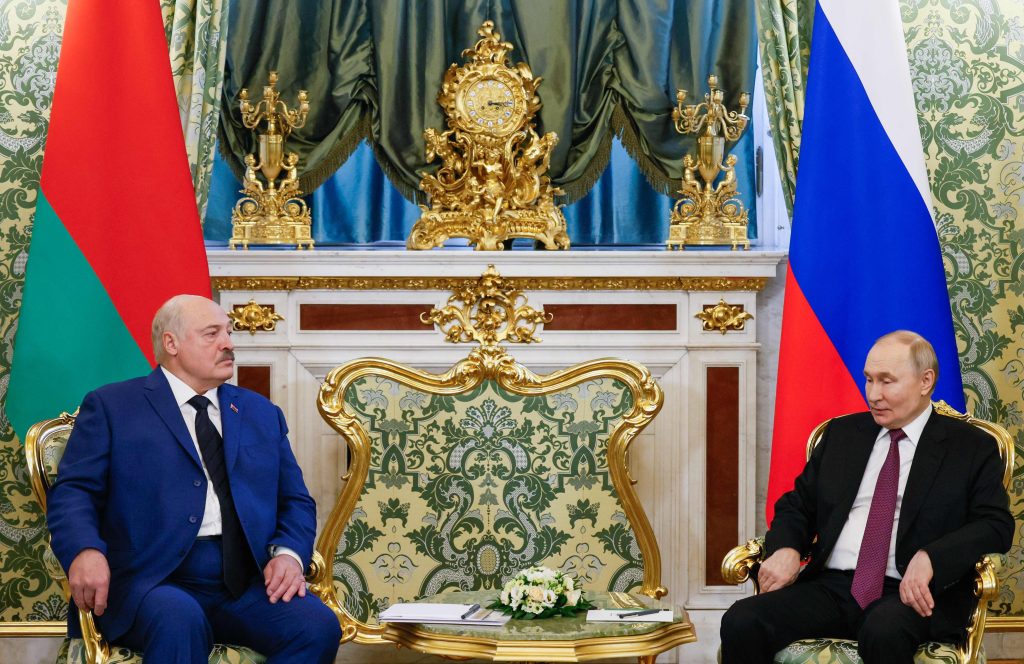 Putin diz apoiar a ideia de um cessar-fogo com a Ucrânia, mas quer discutir termos com os EUA