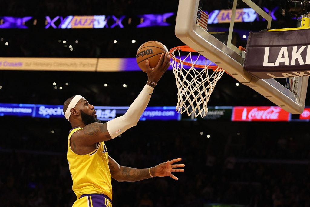 NBA avalia aumentar número de equipes, afirma comissário