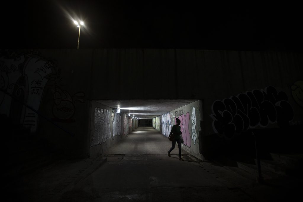 Saídas de shoppings, Enseada de Botafogo e passagens subterrâneas: saiba onde ocorrem os assaltos a pedestres na Zona Sul