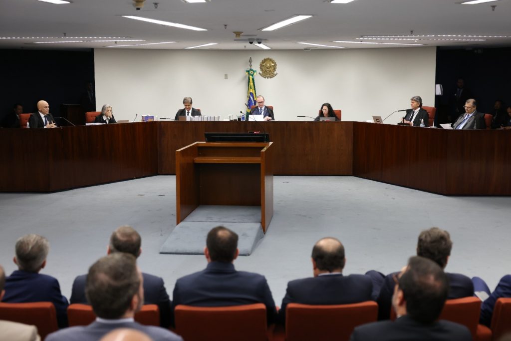STF encerra mais uma fase da trama golpista e deve analisar ação contra Bolsonaro daqui a um mês