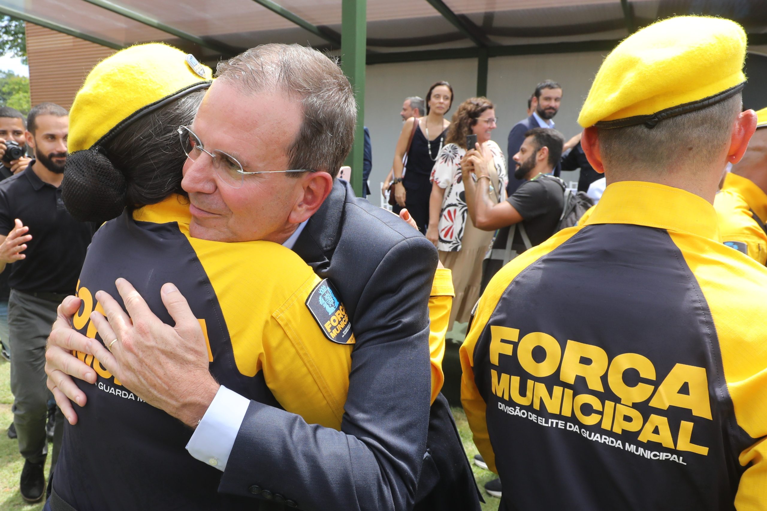 Início da atuação de policiamento municipal armado no Rio de Janeiro, com 600 agentes e câmeras corporais, marcado para domingo.