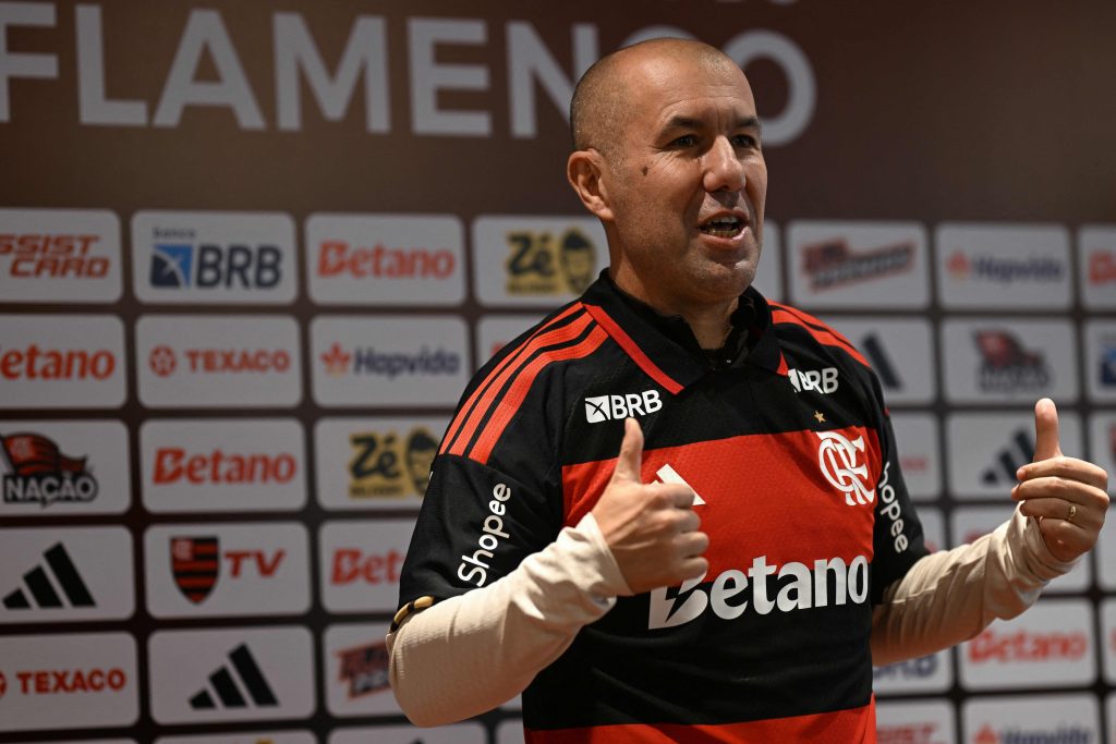 Leonardo Jardim Define Estatégia de Concentração do Flamengo Antes da Grande Final do Carioca