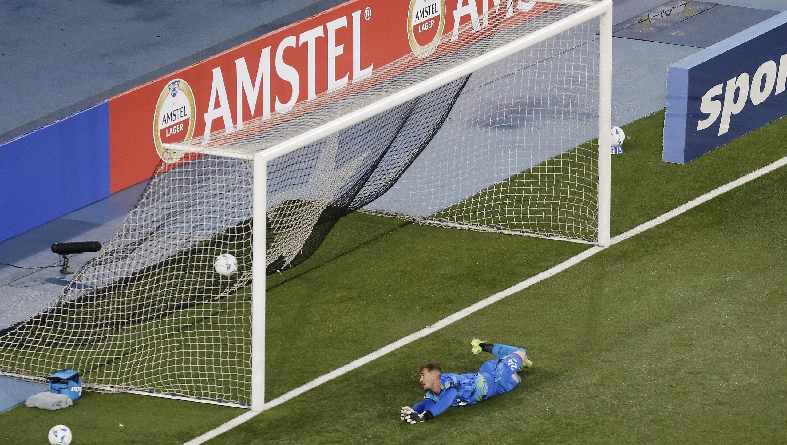 Aqui vão algumas opções de títulos com tom diferente. Escolha o que melhor combinar com o seu conteúdo: - Neto e Léo Linck enfrentam fase irregular nos últimos seis jogos pelo Botafogo - Botafogo: atuação de Neto e Léo Linck é marcada por quatro falhas em seis partidas - Sequência de quatro falhas em seis jogos aponta desafio para Neto e Léo Linck no Botafogo - Neto e Léo Linck passam por baixa nos últimos seis jogos pelo Botafogo - Análise: Neto e Léo Linck tiveram quatro falhas em seis compromissos pelo Botafogo - Desempenho de Neto e Léo Linck nos últimos seis jogos pelo Botafogo em foco: quatro falhas Se quiser, diga o tom desejado (neutro, crítico, analítico, chamativo) e eu ajusto.