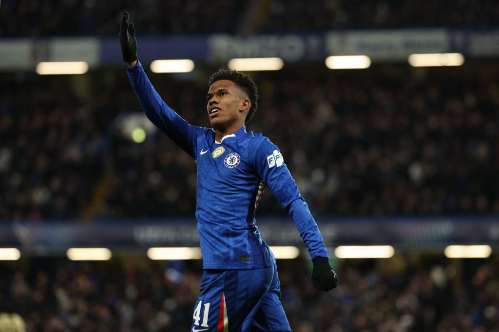 "Estêvão: O Novo Pilar do Chelsea, maior Impacto no Campo desde Hazard, conforme aclamado pela Mídia e Ancellotti"