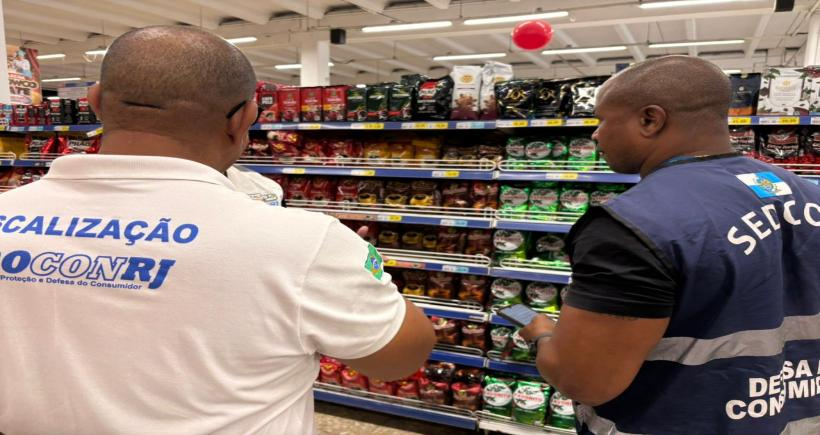 Rio de Janeiro: Polícia apreende quase 180kg de café falsificado em operação; saiba como reconhecer o produto adulterado