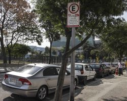 Estacionamento digital total no Rio começa em agosto; entenda o novo sistema