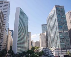 Setor de serviços no Rio avança 5,2% em março, ultrapassando a média do país