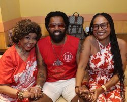 Feijoada de São Jorge agita a Barra; lançamento de cruzeiro com Roberto Carlos e mais atrações