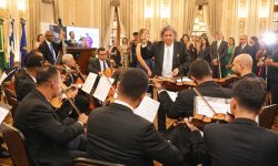 Evento reúne mais de 60 artistas e ocupa 13 espaços culturais no Centro do Rio na campanha Baixada no Centro
