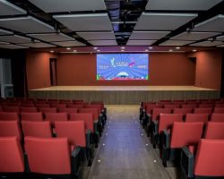 Novo Teatro Downtown é aberto na Barra, oferecendo comédia e ingressos populares