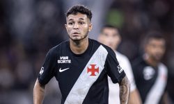 Adson brilha na vitória do Vasco sobre o São Paulo e pode ganhar vaga como titular diante do Paysandu