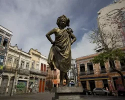 Evidências Urbanas”: uma exploração das interações que moldam as cidades e a vida urbana.