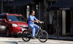 Rogério Amorim propõe revogação de decreto de Cavaliere que regulamenta bicicletas e patinetes elétricos