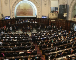 Proposta de penalização administrativa por assédio moral a mulheres é aprovada