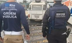 Veículos são retirados da faixa exclusiva do BRT Transbrasil pela SEOP