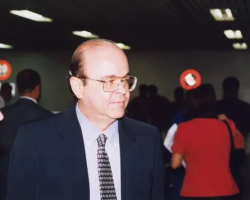 Falece aos 80 anos o renomado economista Chico Lopes