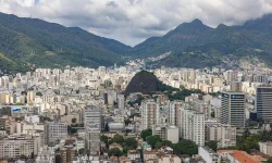 Tijuca se ilumina com a instalação de 117 novas luminárias e projetores modernos
