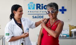 Rio de Janeiro estende vacinação contra gripe devido à fraca procura entre grupos prioritários