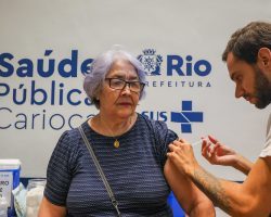Vacinação em Nova Etapa: Idosos e Gestantes Recebem Dose Atualizada contra a Covid-19 no Rio